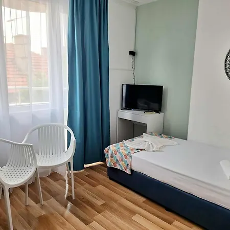 Chance Sarafovo Pensión