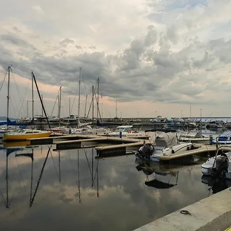 게스트하우스 Chance Sarafovo 3*